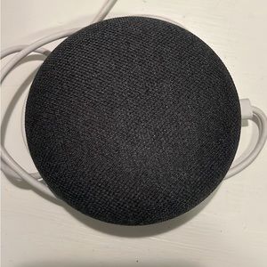 Google Nest Mini - like new!!